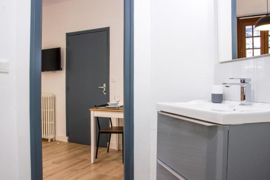 Apartment Le Descartes, A 50m De La Gare Fibre/tv Connecte *